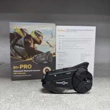 Мотогарнитура T-Com R1 PRO с экшенкамерой 1000м, 6 чел